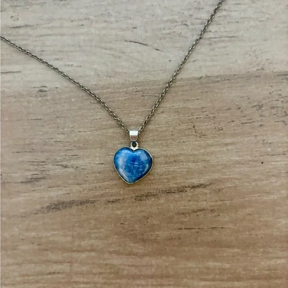 Vintage Blue Heart Necklace - Picture 4 of 5